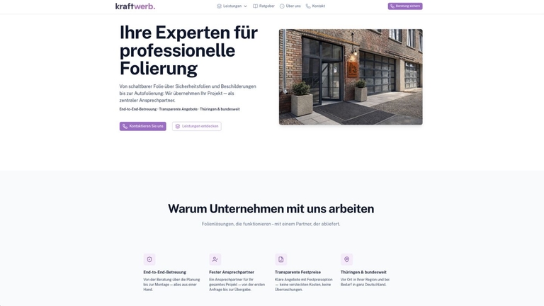 Kraftwerb-Startseite mit Leistungsversprechen und Vertrauenselementen