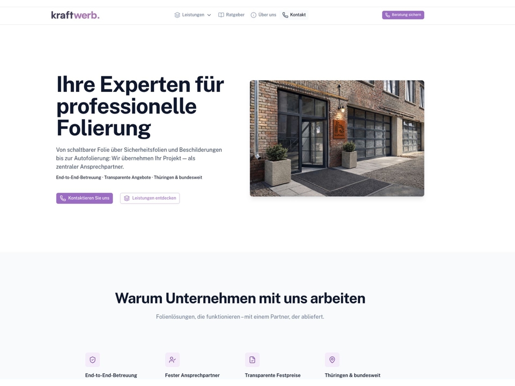 Kraftwerb-Website mit klarer Leistungsbotschaft und Kontaktaufrufen